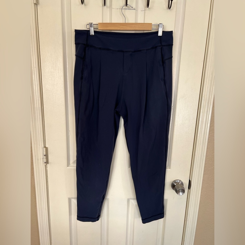 Lululemon Blue Cropped Leggings Commuter Travel Pants Pockets